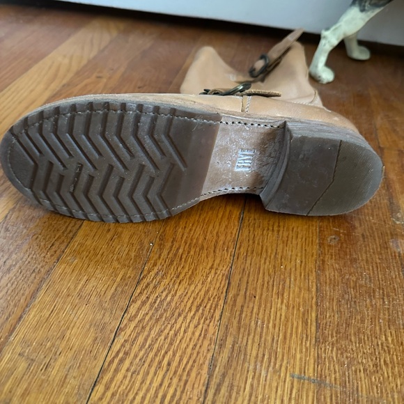 Frye | Veronica Short Tan Pull On Booties - Picture 8 of 8